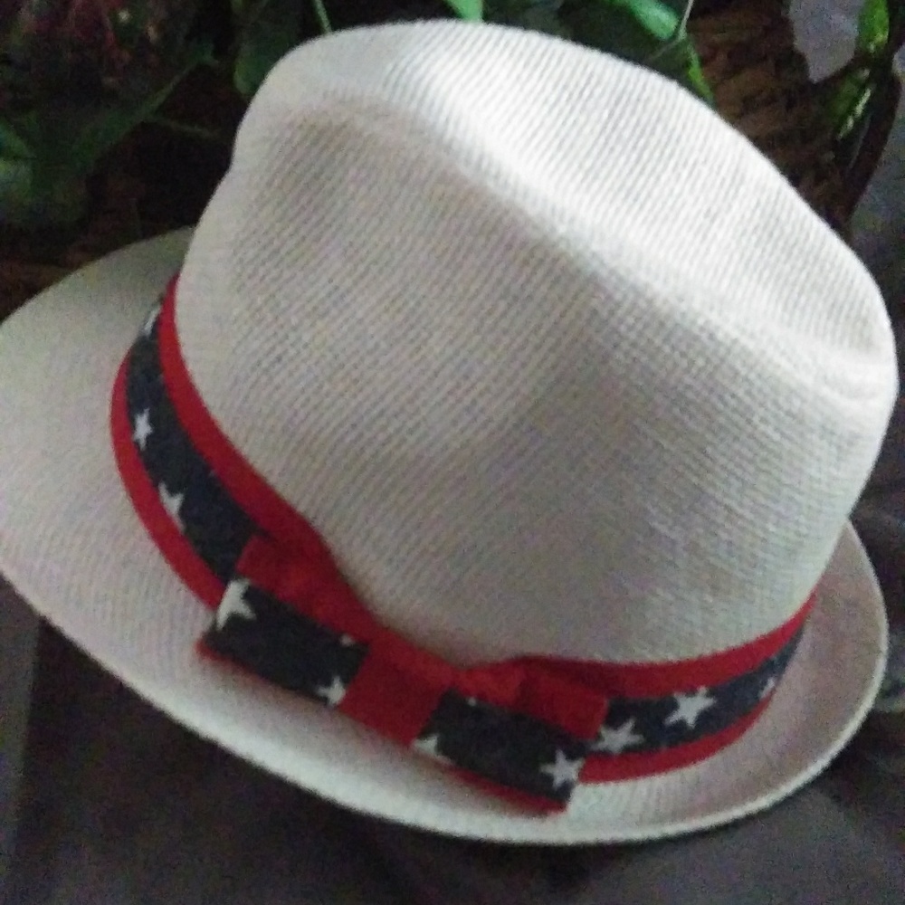 Women's fedora